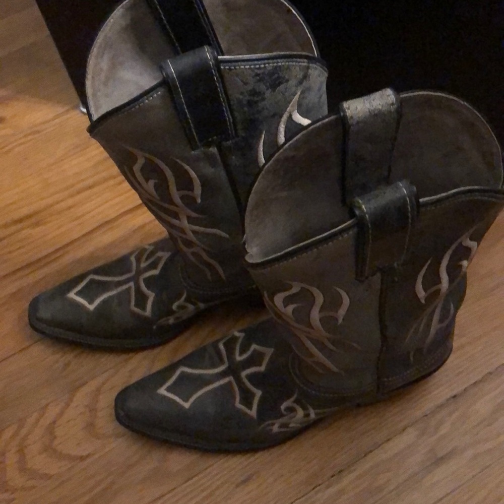 Justin Cowboy Boots